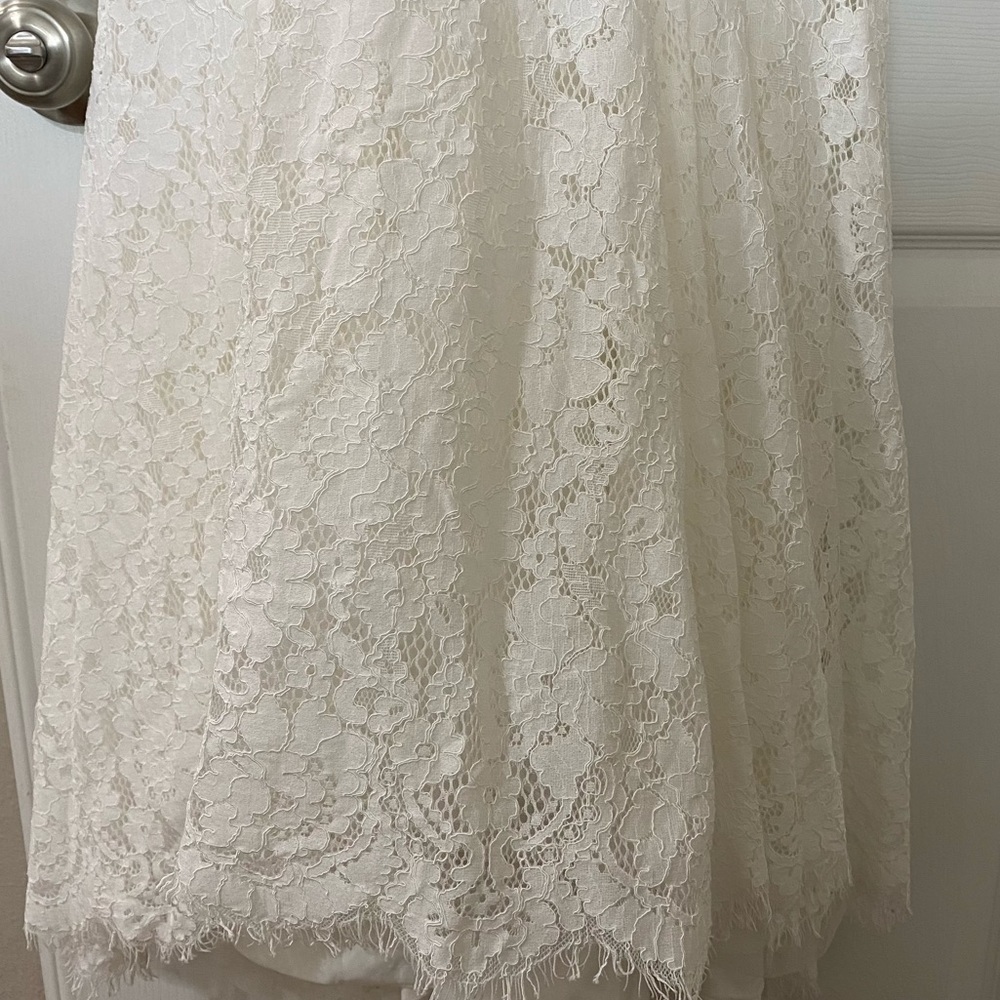Wedding dress wedding gown lace detail long train - Picture 9 of 17